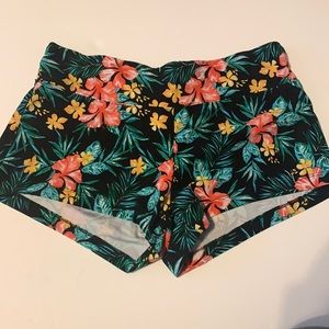 Tropical shorts
